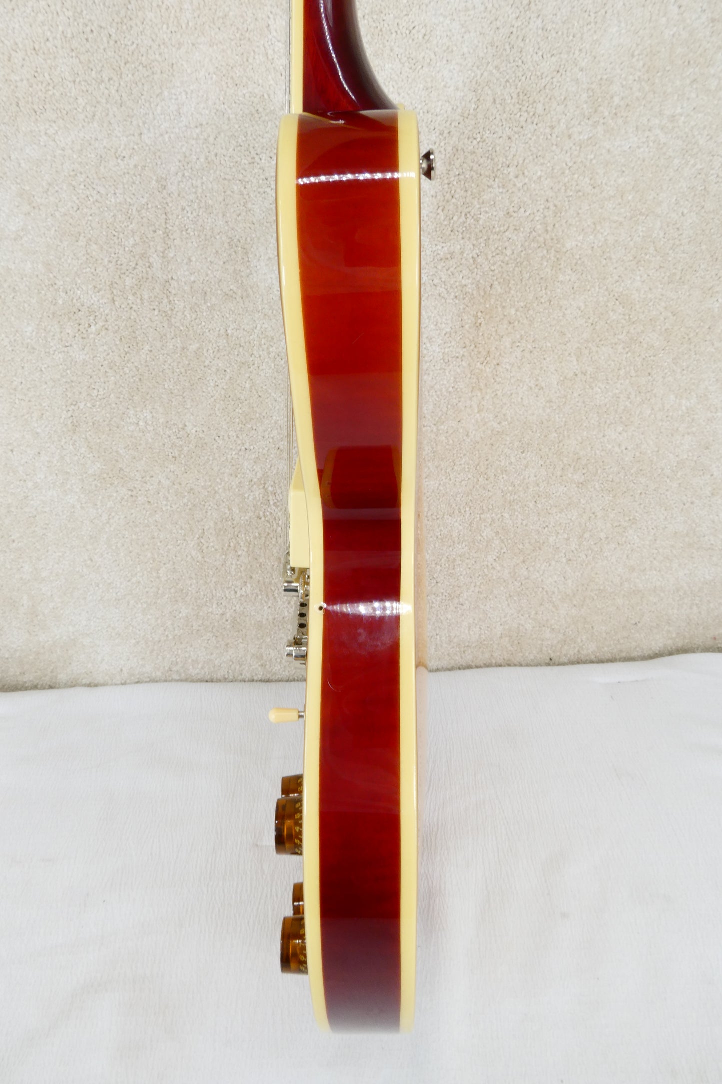 Epiphone ES-335 IG Figured Top With Seymour Duncan and OHSC