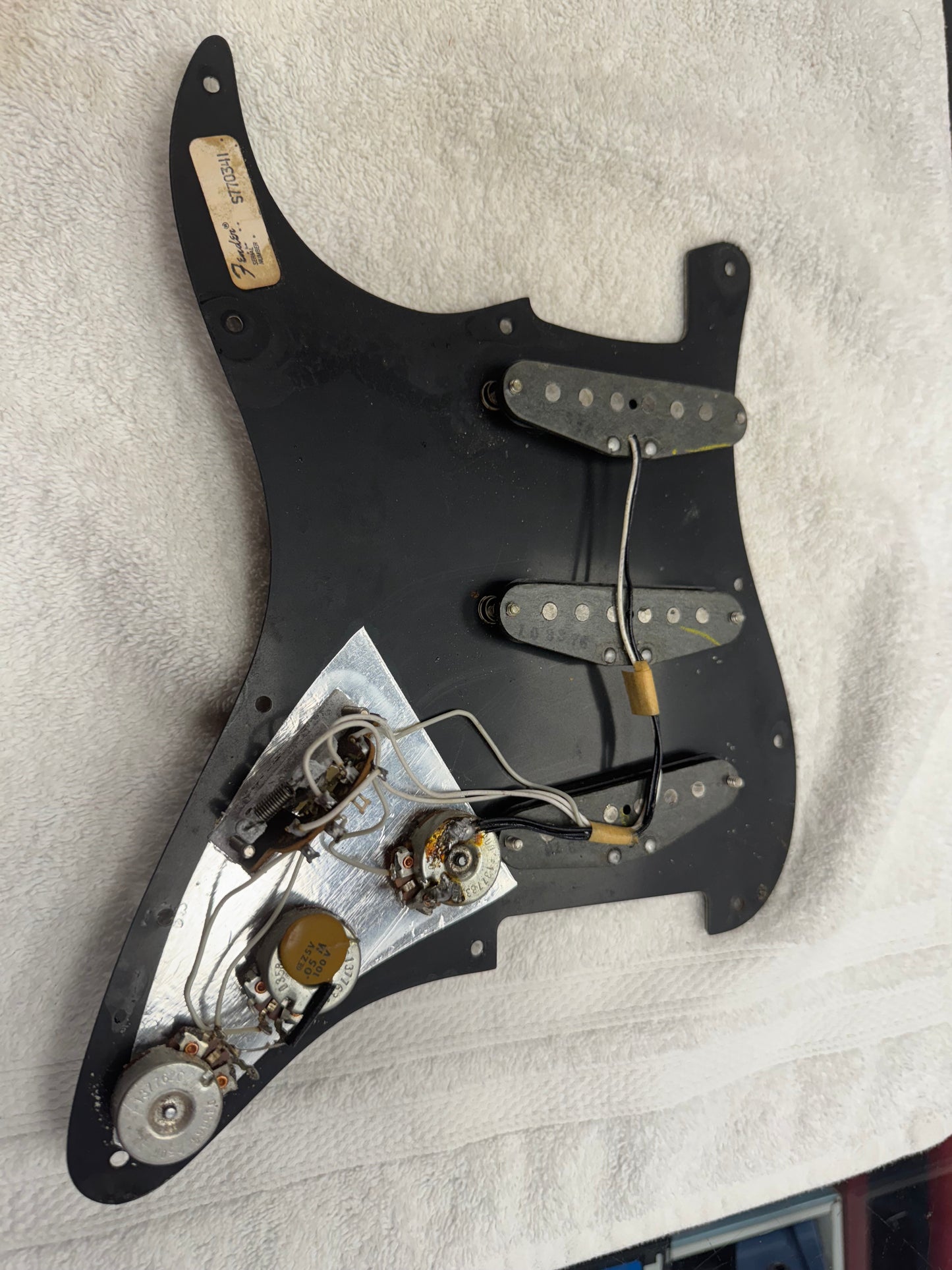 Fender Stratocaster Loaded Pickguard 1977 - Black