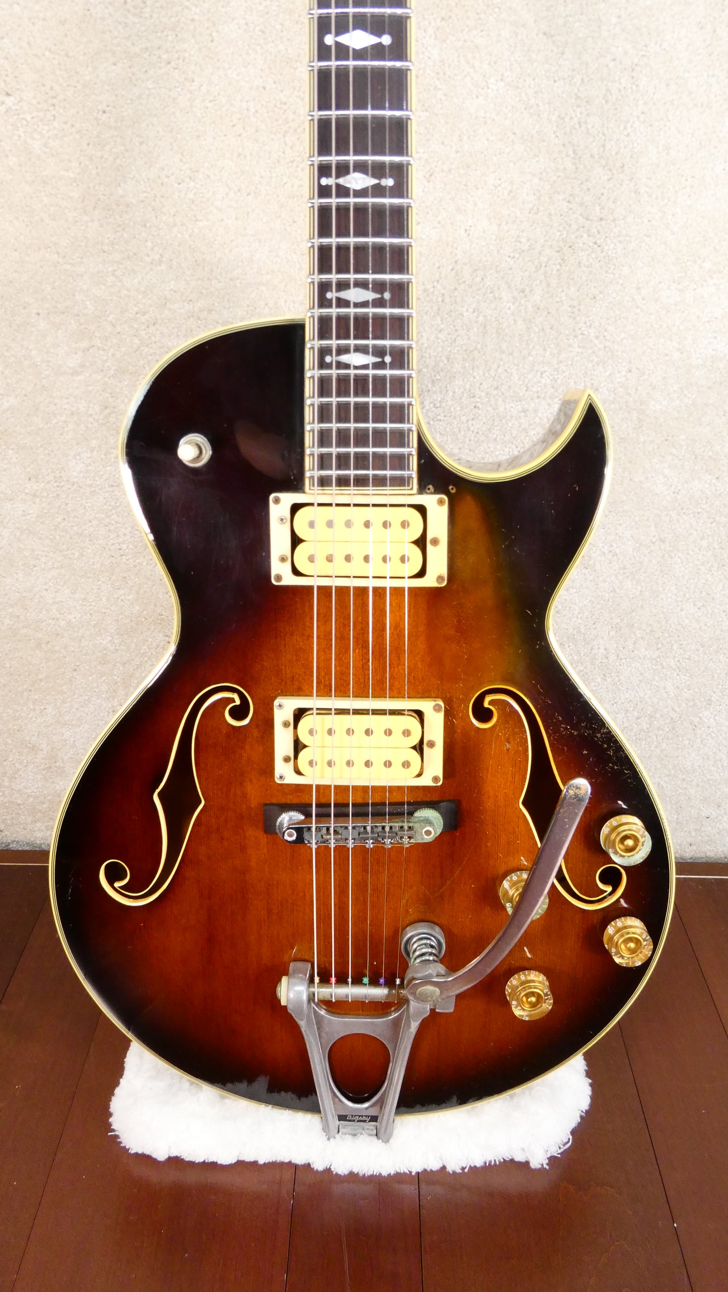 Brazos Guitars Daion 70's/80's #2261  Hollowbody w/Bigsby Tailpiece USED w/HSC