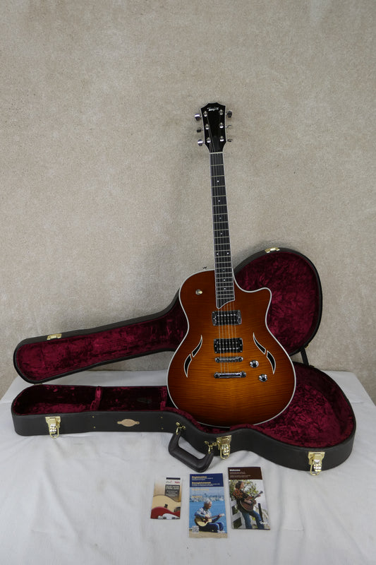 Taylor T3  With OHSC A great almost unplayed example !