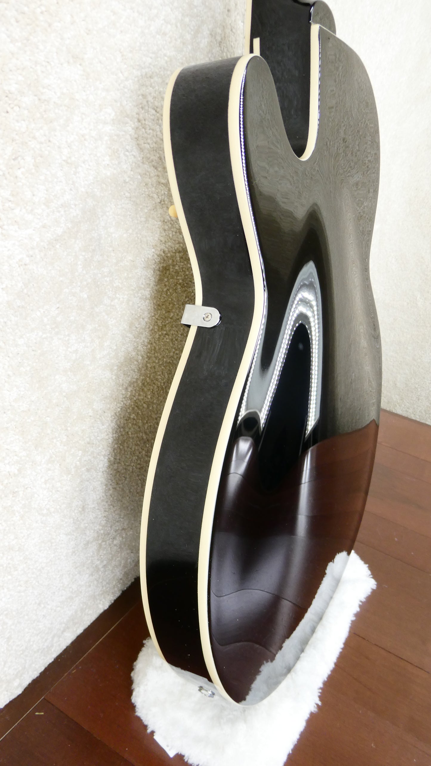 Silvertone 1446 1960s - Black #M25111129 NEW  With Trapeze Tailpiece