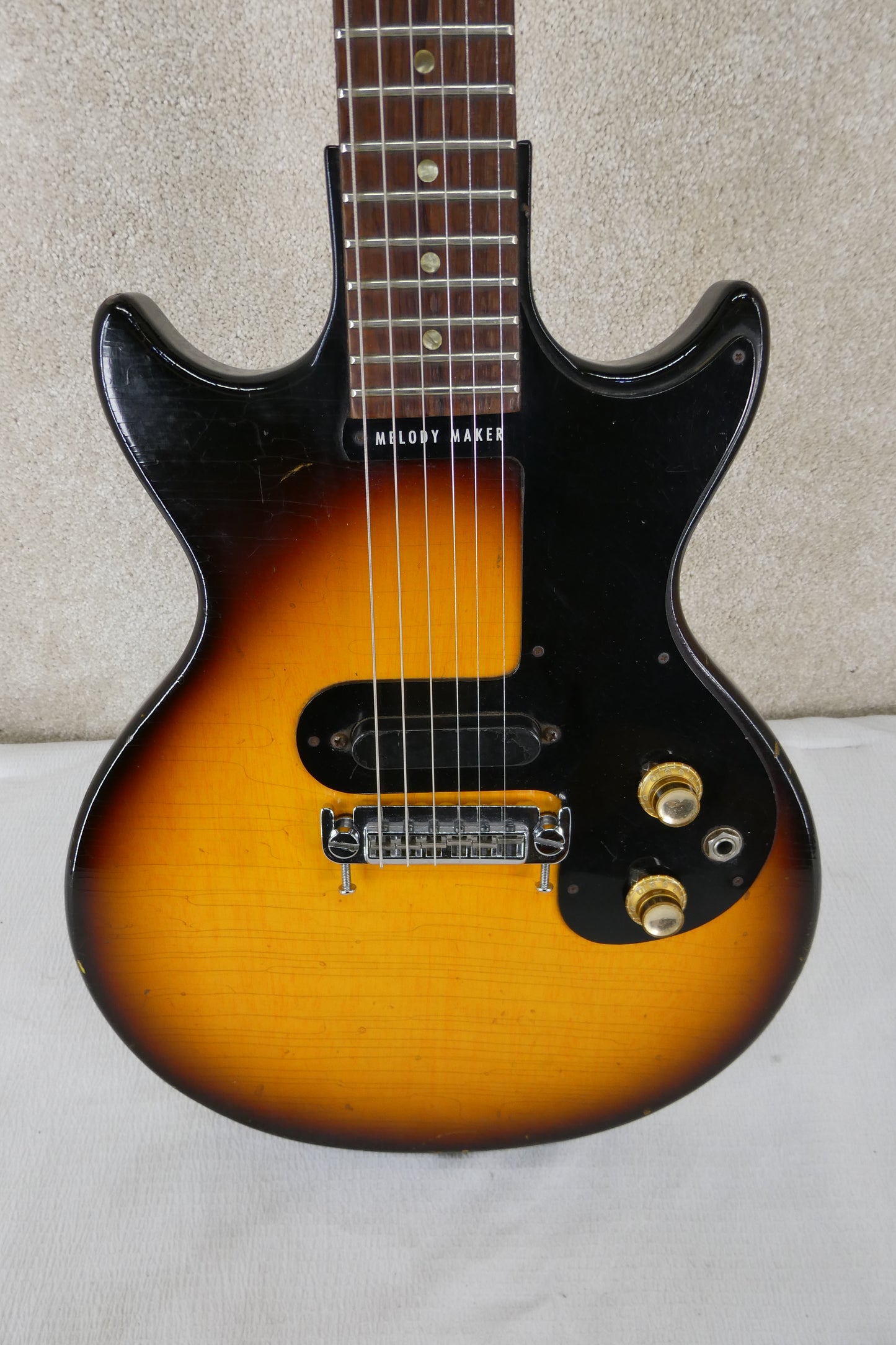 Gibson Melody Maker 1963-64 With Alligator Chip case