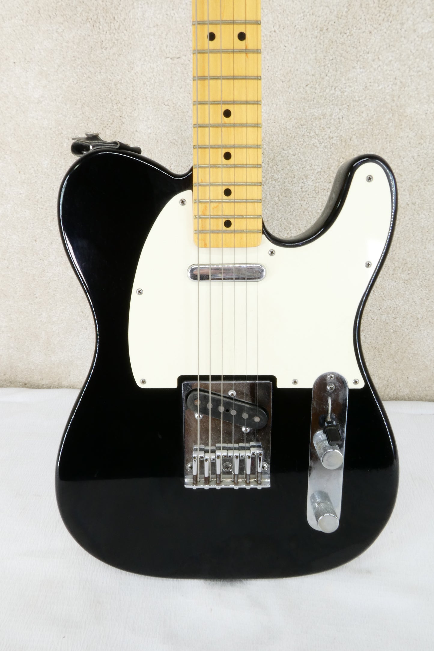 Fender Telecaster 1983 with OHSC Top Load Bridge