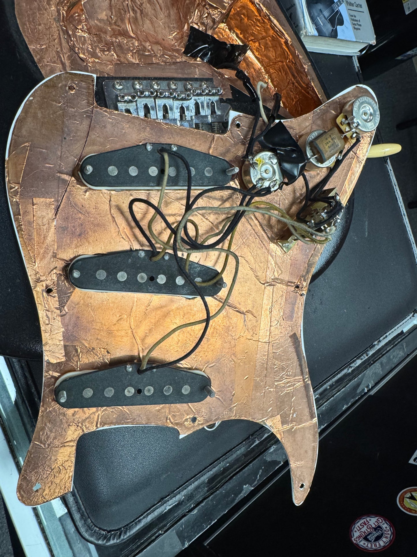 Fender  Stratocaster 1958 - Black Krylon  Newer Tweed Hardshell Case