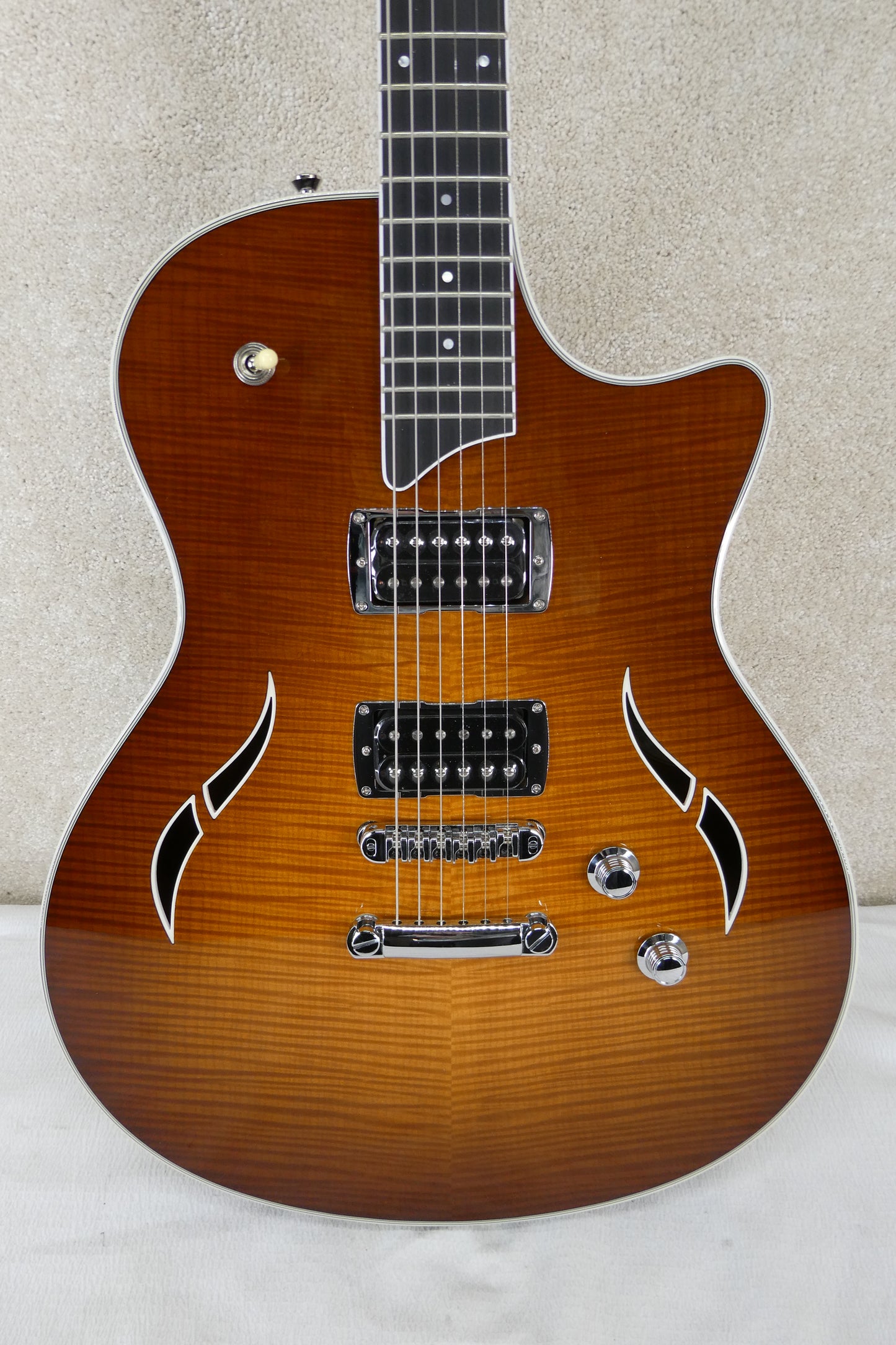 Taylor T3  With OHSC A great almost unplayed example !