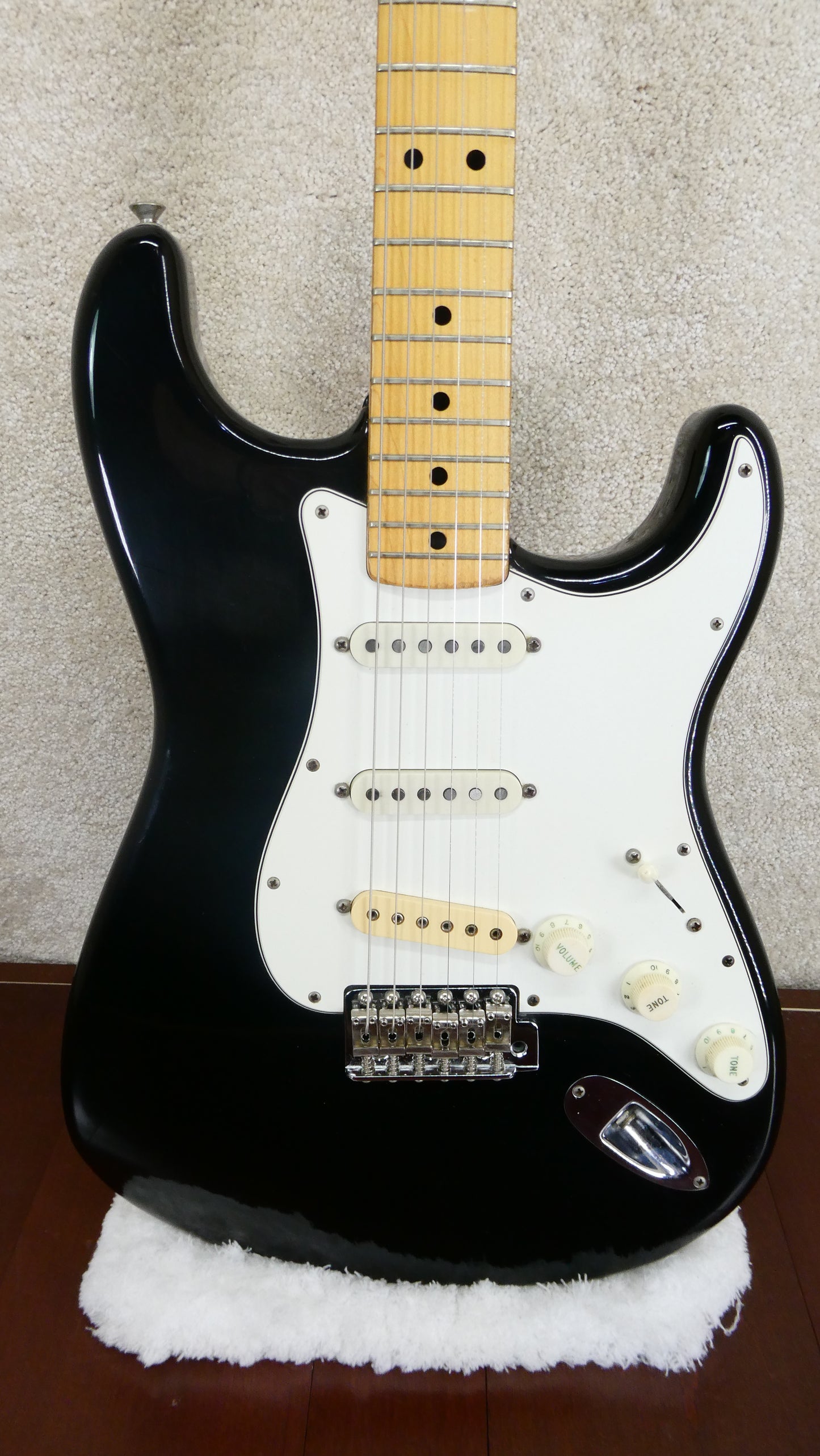 Fender Stratocaster 1974 - Black w/OHSC USED #558316