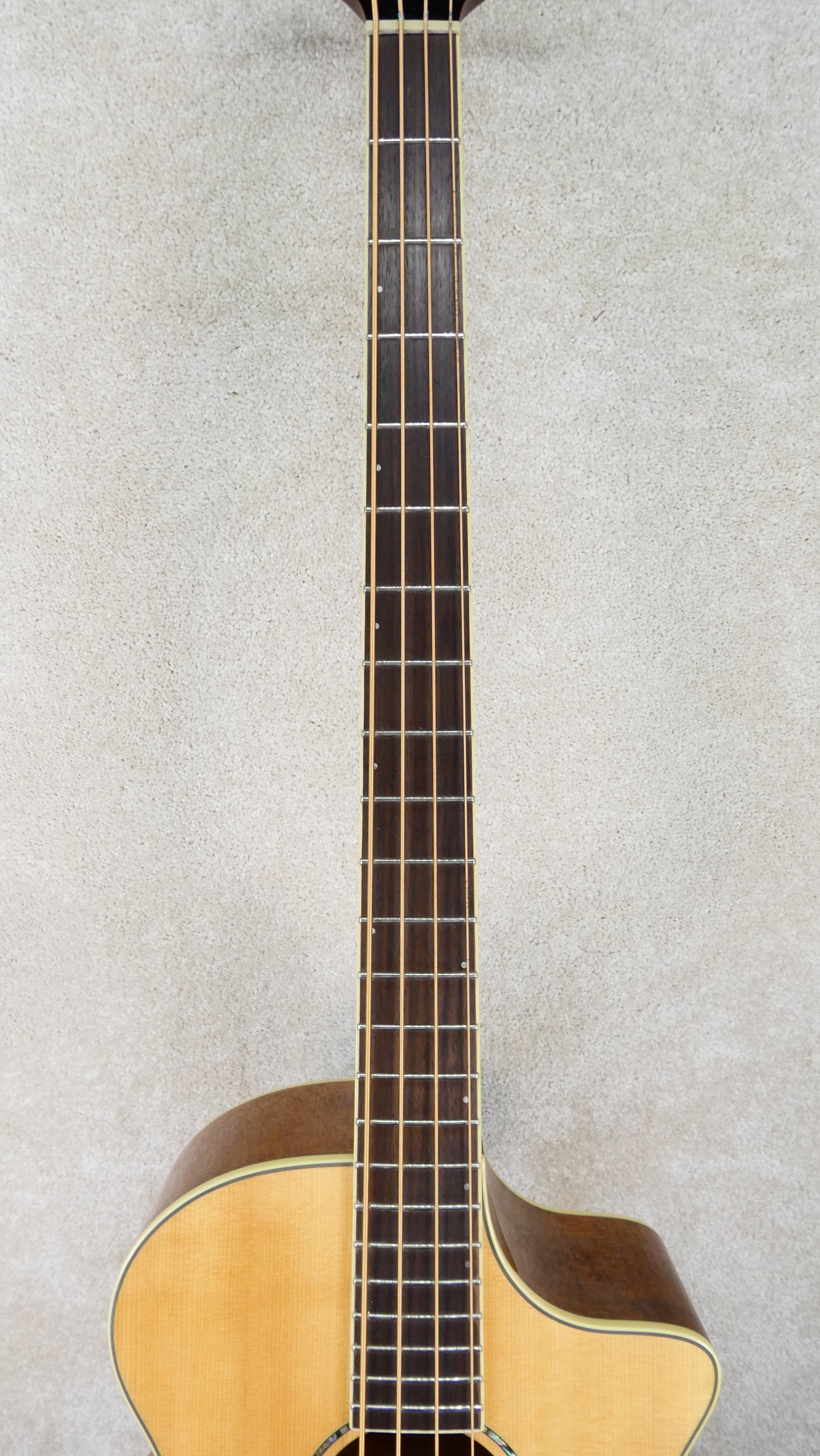 Breedlove Studio Bass w/HSC #14068204 USED 2014