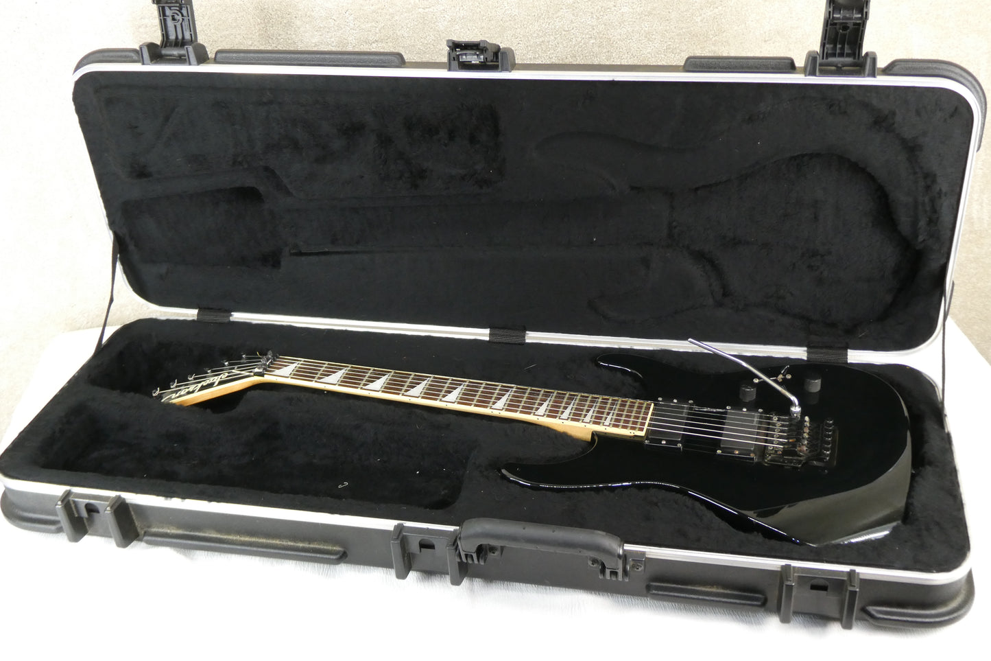 Jackson Dinky w/HSC  Sharkfin inlays