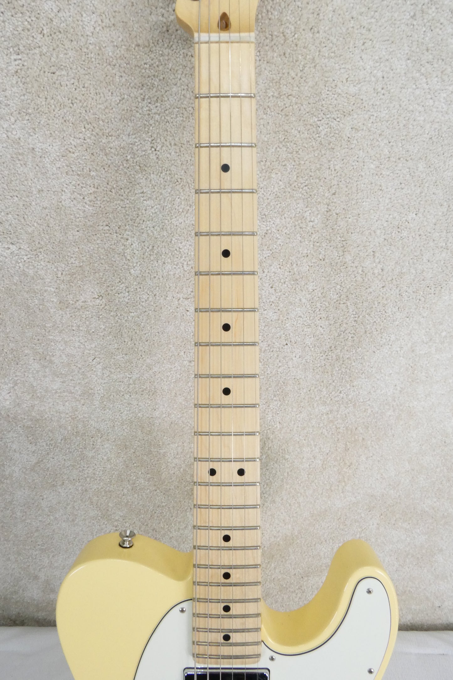Fender Telecaster 2019 Vintage White W/OHSC The only tele you need !