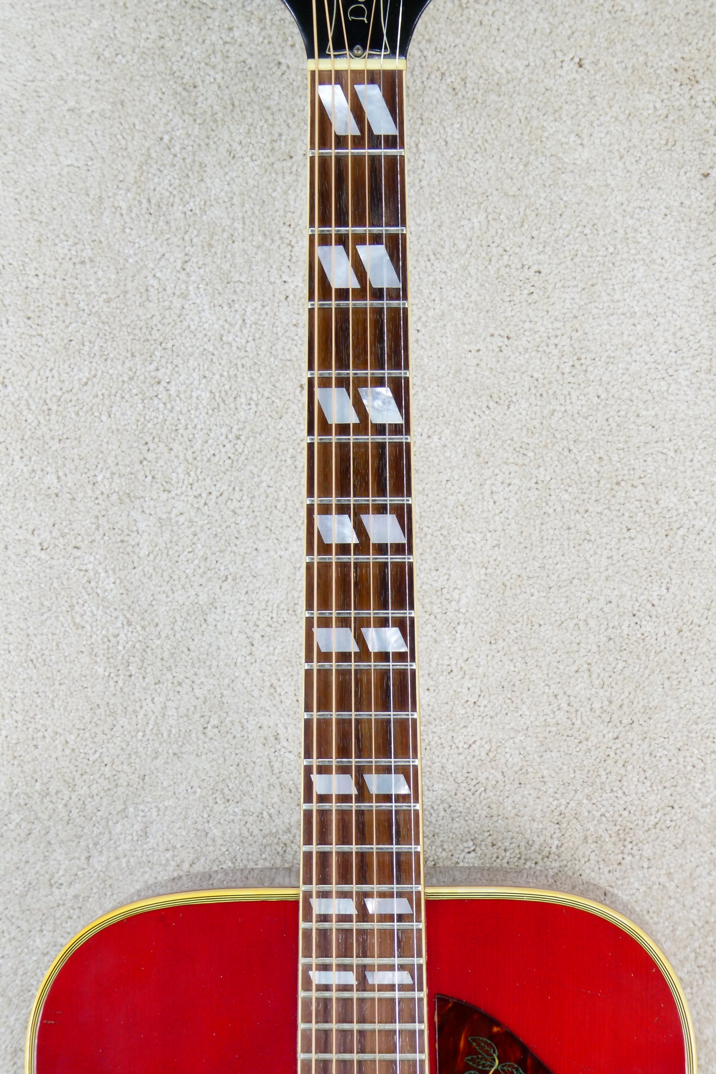Gibson Dove 1968-70 - Cherry Sunburst