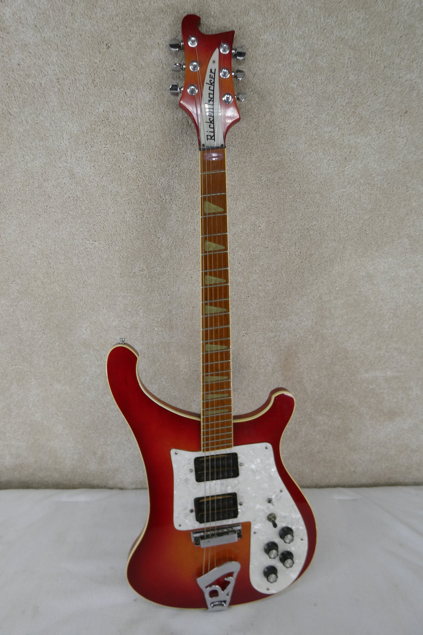 Rickenbacker 481 Slant Fret with OHSC