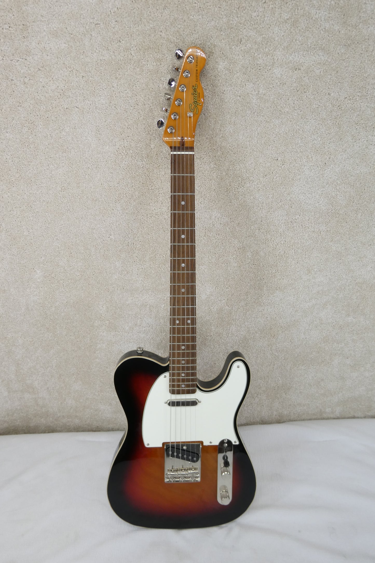 Squier Telecaster  CUSTOM  NBNC  # 8228