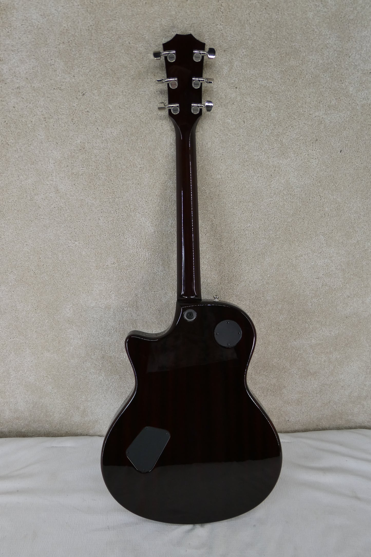 Taylor T3  With OHSC A great almost unplayed example !