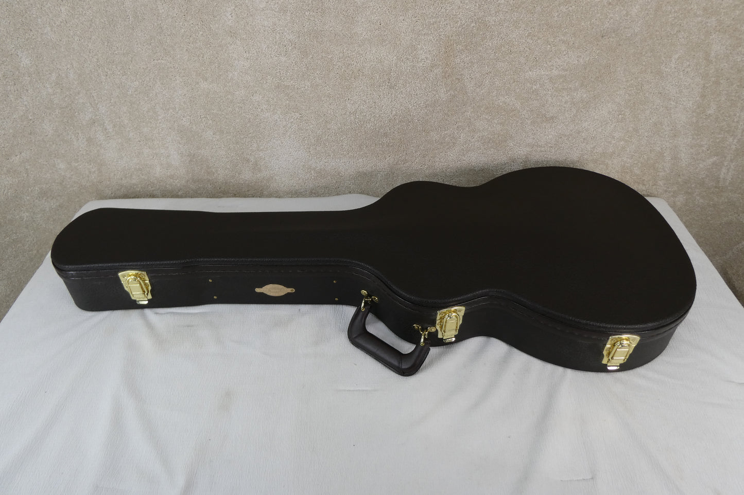 Taylor T3  With OHSC A great almost unplayed example !