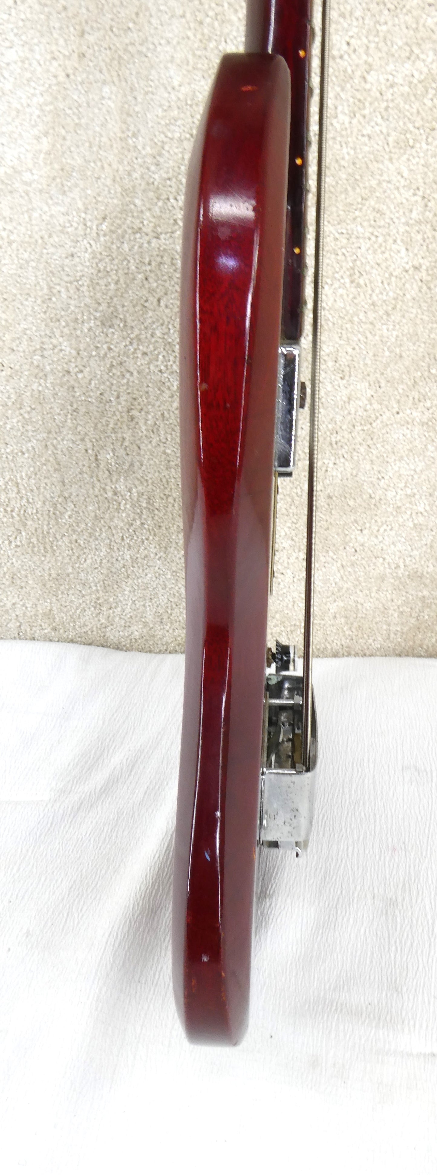 Gibson EB O 1969  Cherry Red W/ Newer Hardshell Case