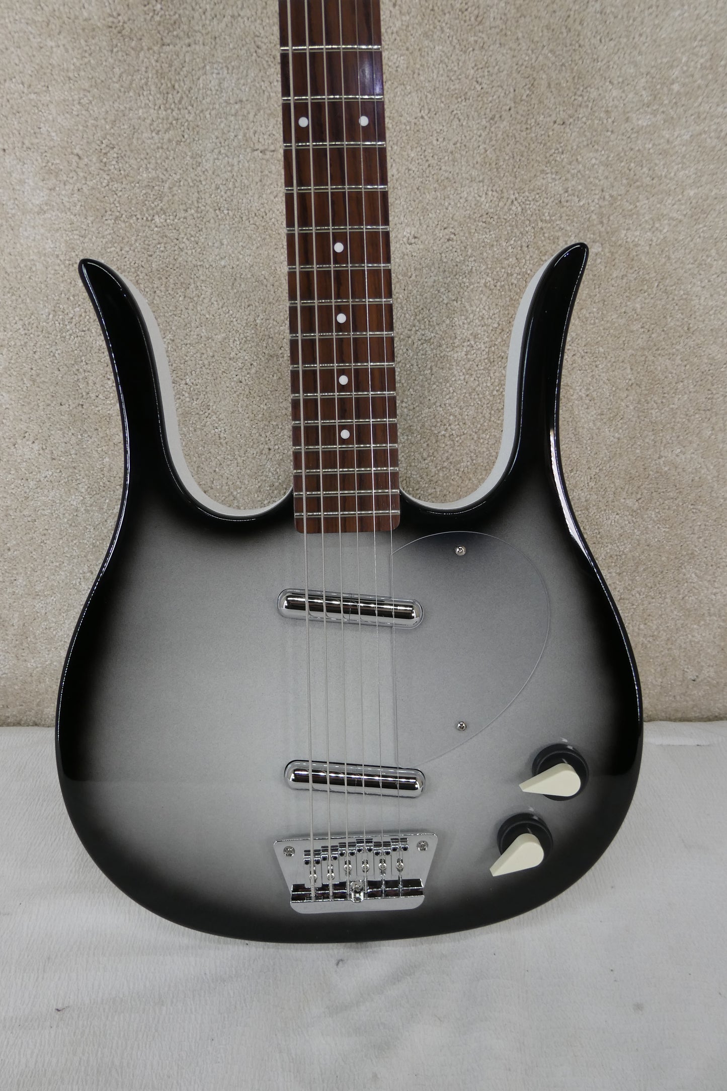 Danelectro Longhorn Baritone