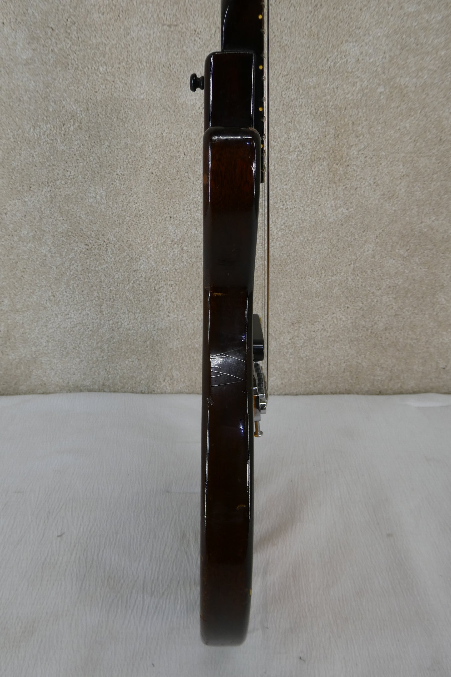 Gibson Melody Maker 1963-64 With Alligator Chip case