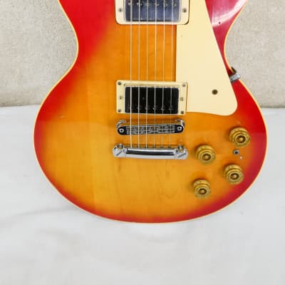 Gibson  Les Paul Deluxe  1979 - Cherry Sunburst