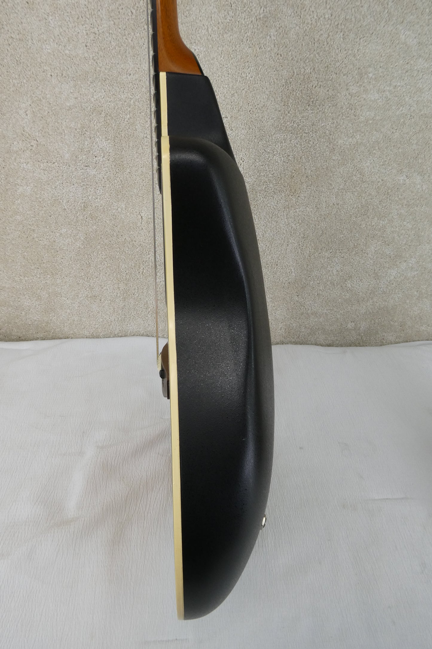 Ovation BALLADEER 1617 Nat w/OHSC