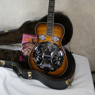 Tut Taylor Crafters of Tennesee Virginian Early 2000's  - Tobacco Sunburst