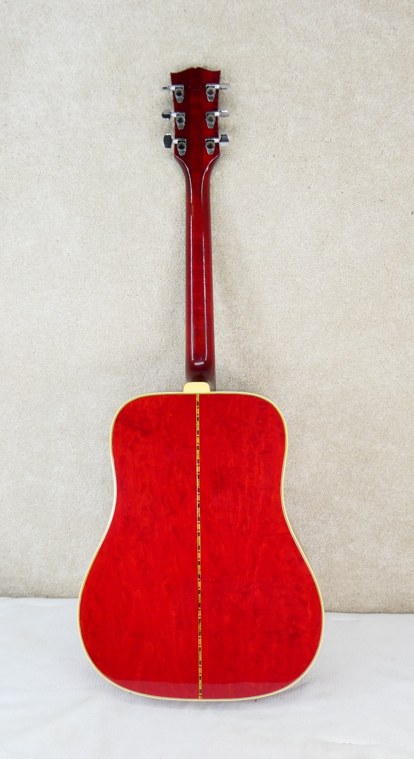 Gibson Dove 1968-70 - Cherry Sunburst