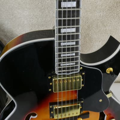 Zuwei Jazz Box Guitar 2022 - Sunburst