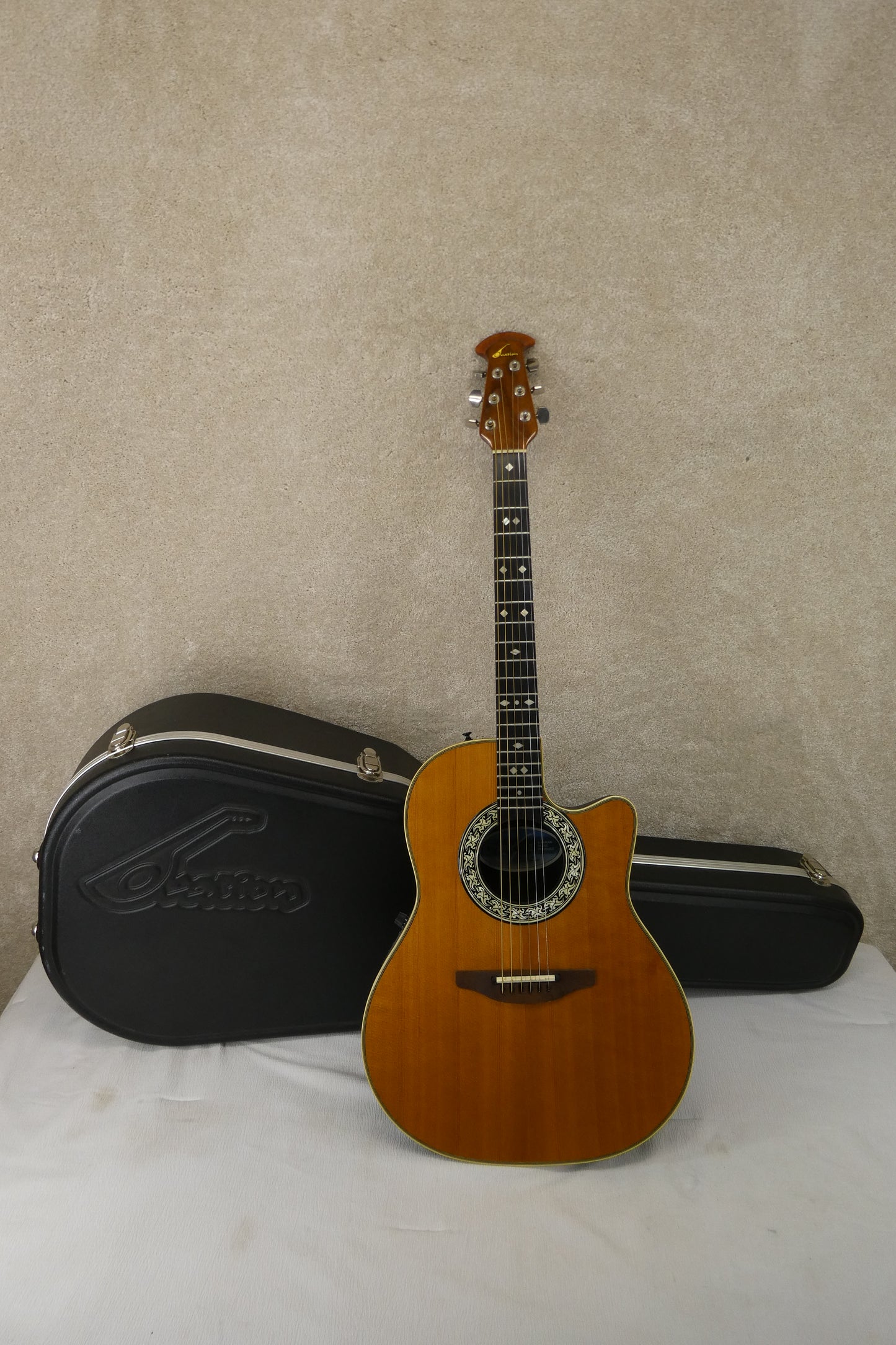 Ovation BALLADEER 1617 Nat w/OHSC