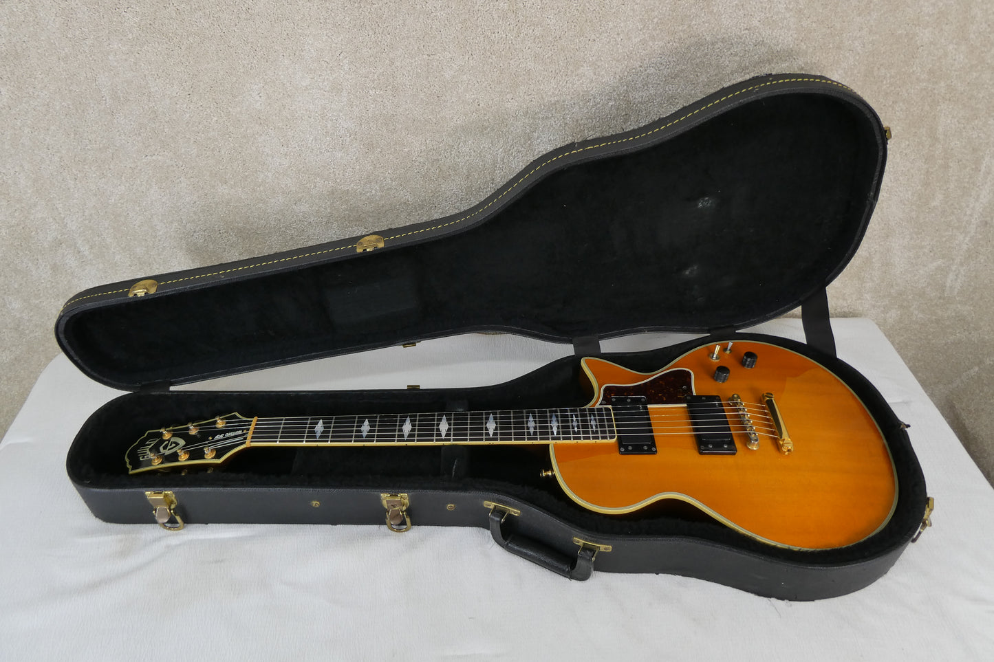Guild Nightbird II 1987 - Amber Sunburst w/OHSC