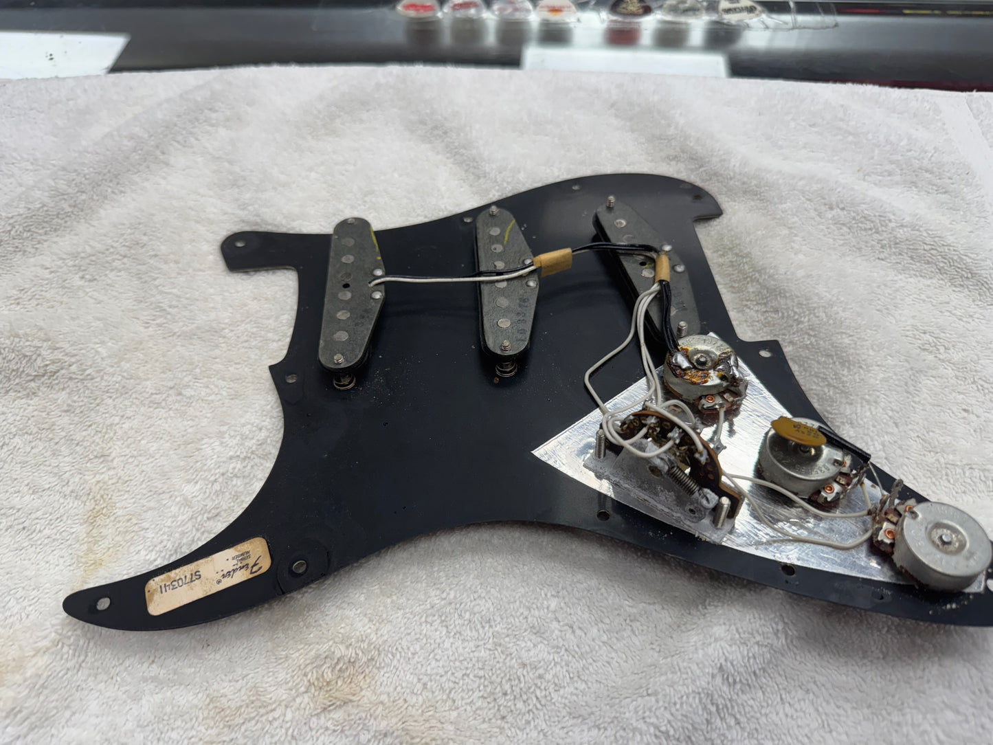 Fender Stratocaster Loaded Pickguard 1977 - Black