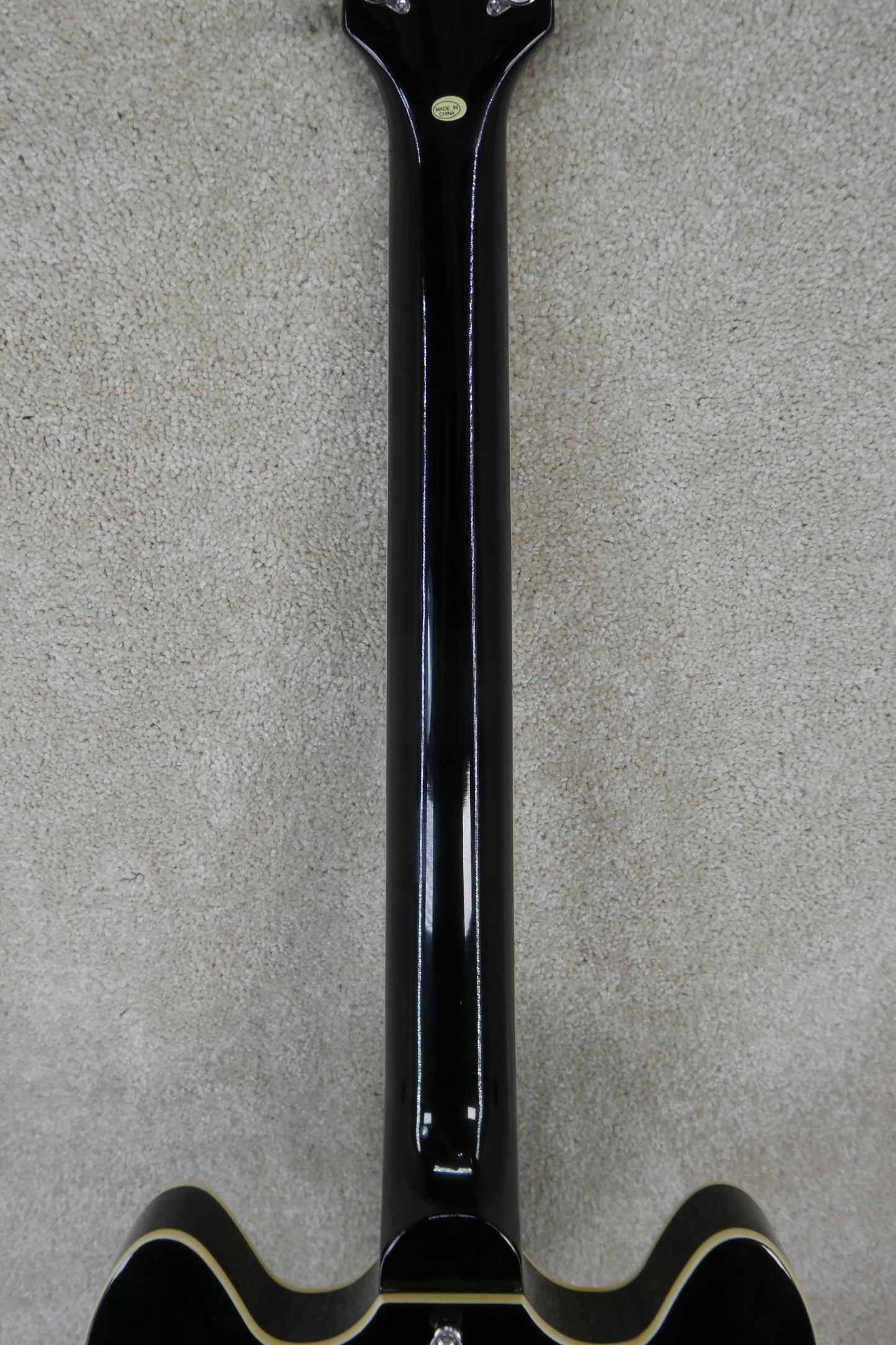 Firefly Semi Hollowbody humbucker guitar !