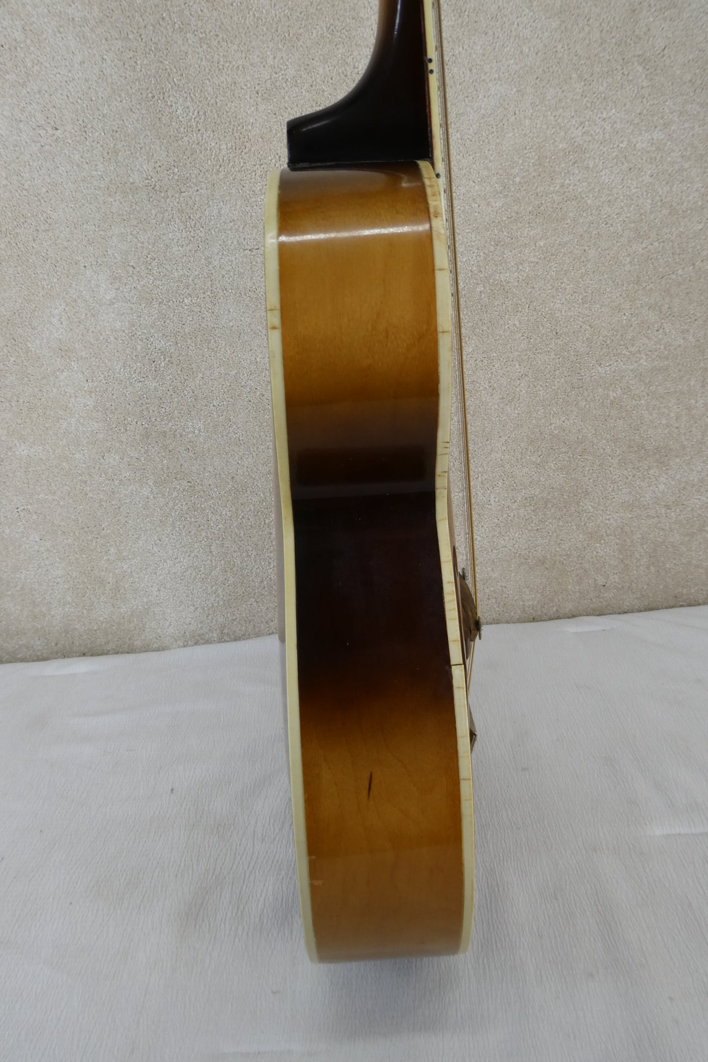 Silvertone Archtop  No Bag No Case