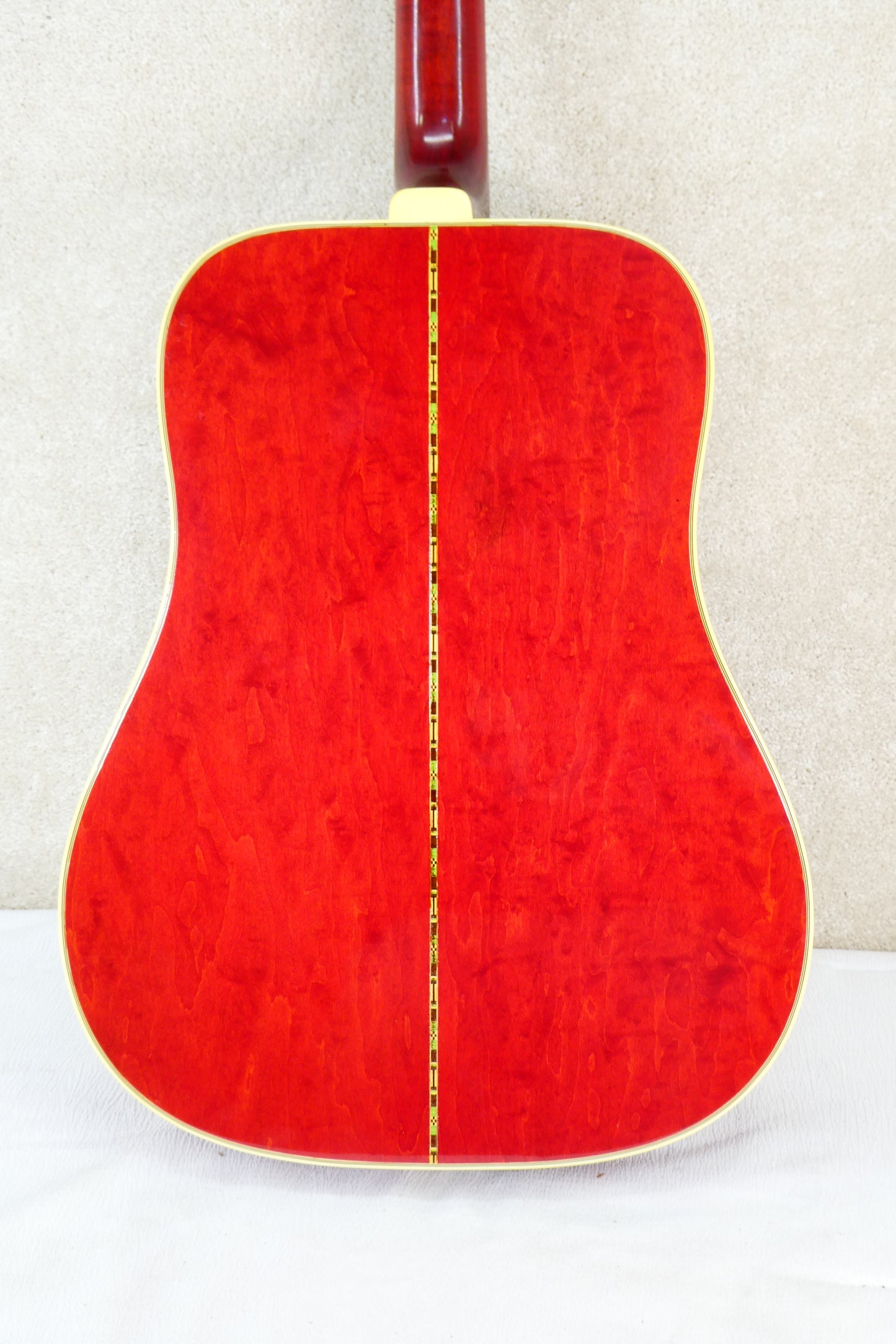 Gibson Dove 1968-70 - Cherry Sunburst