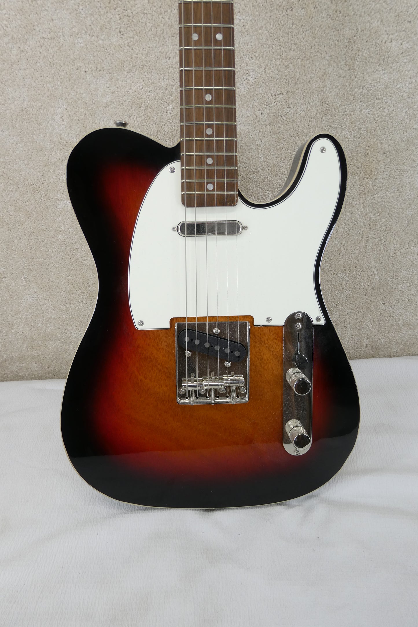 Squier Telecaster  CUSTOM  NBNC  # 8228