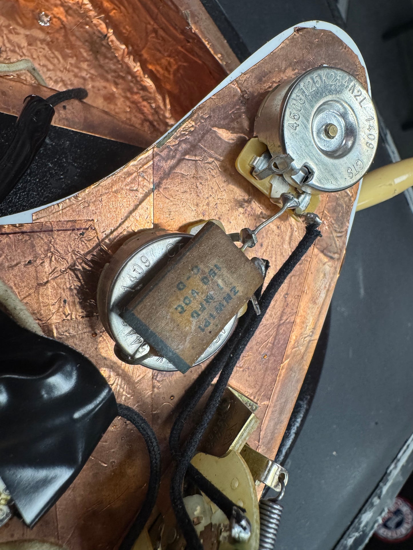 Fender  Stratocaster 1958 - Black Krylon  Newer Tweed Hardshell Case