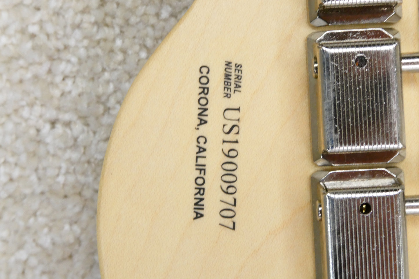 Fender Telecaster 2019 Vintage White W/OHSC The only tele you need !