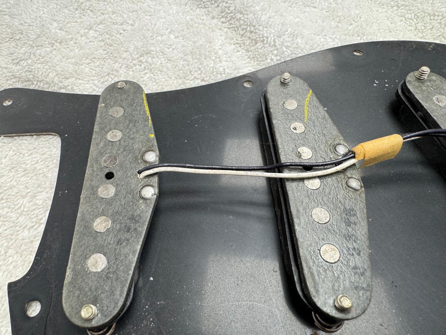 Fender Stratocaster Loaded Pickguard 1977 - Black