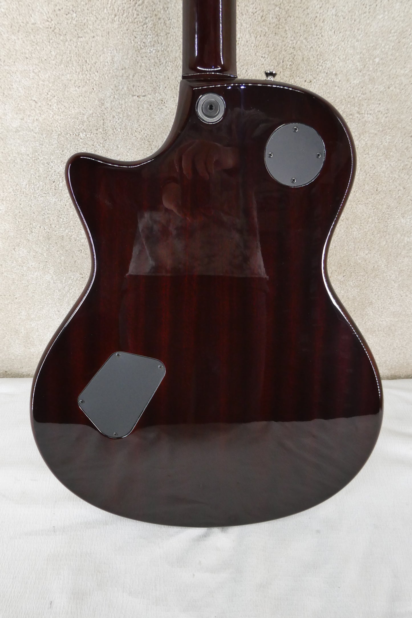 Taylor T3  With OHSC A great almost unplayed example !