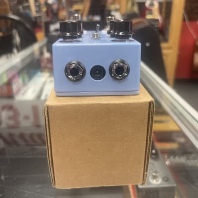 JHS UNICORN V2 Chorus and Vibrato