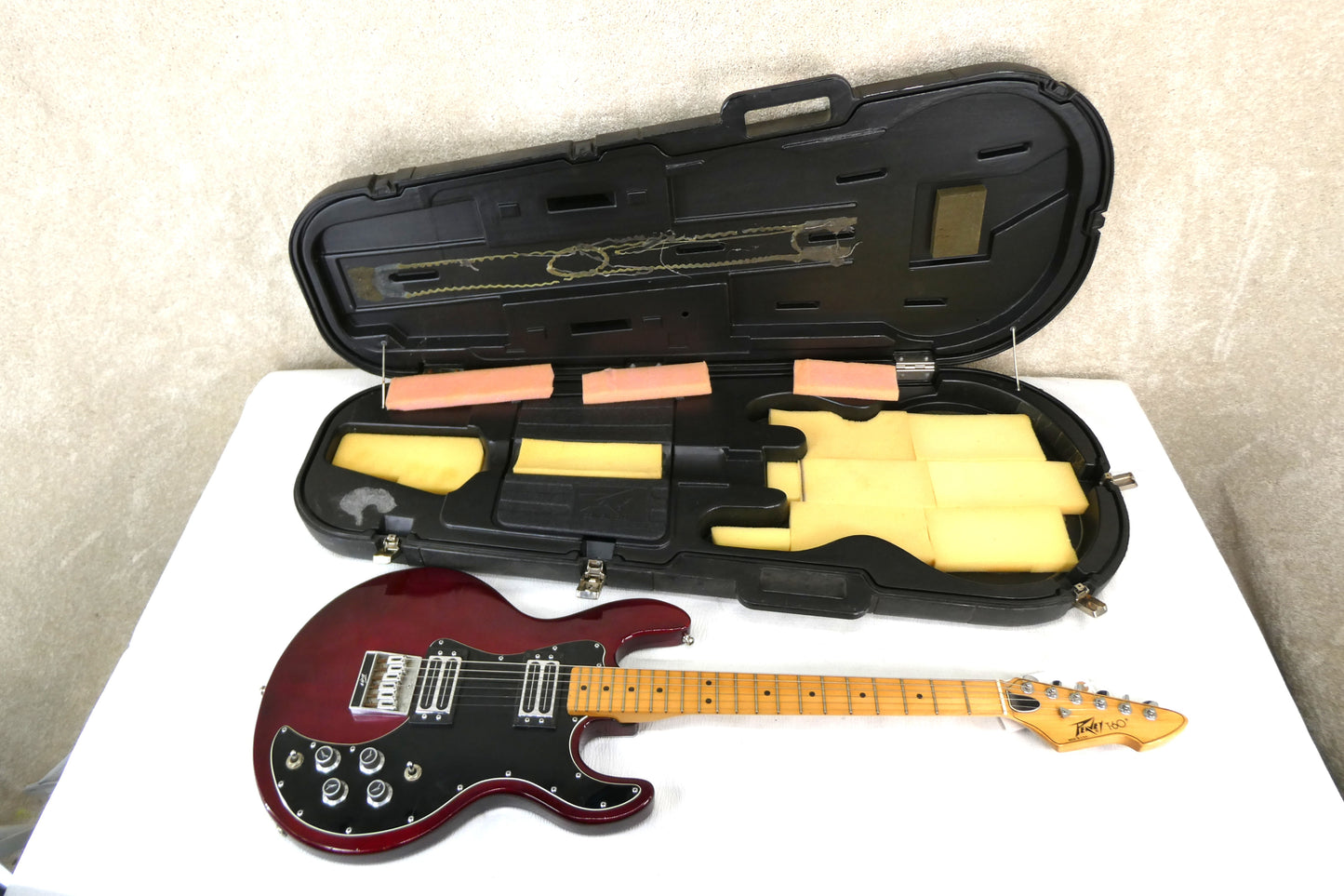 Peavey  T60  1983 - Wine Red Transparent
