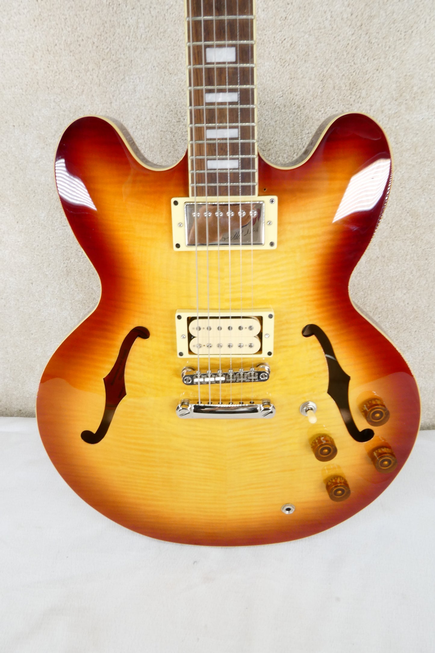 Epiphone ES-335 IG Figured Top With Seymour Duncan and OHSC