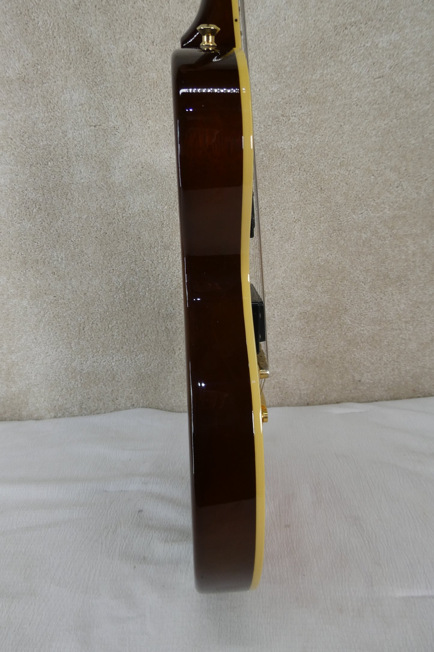 Guild Nightbird II 1987 - Amber Sunburst w/OHSC