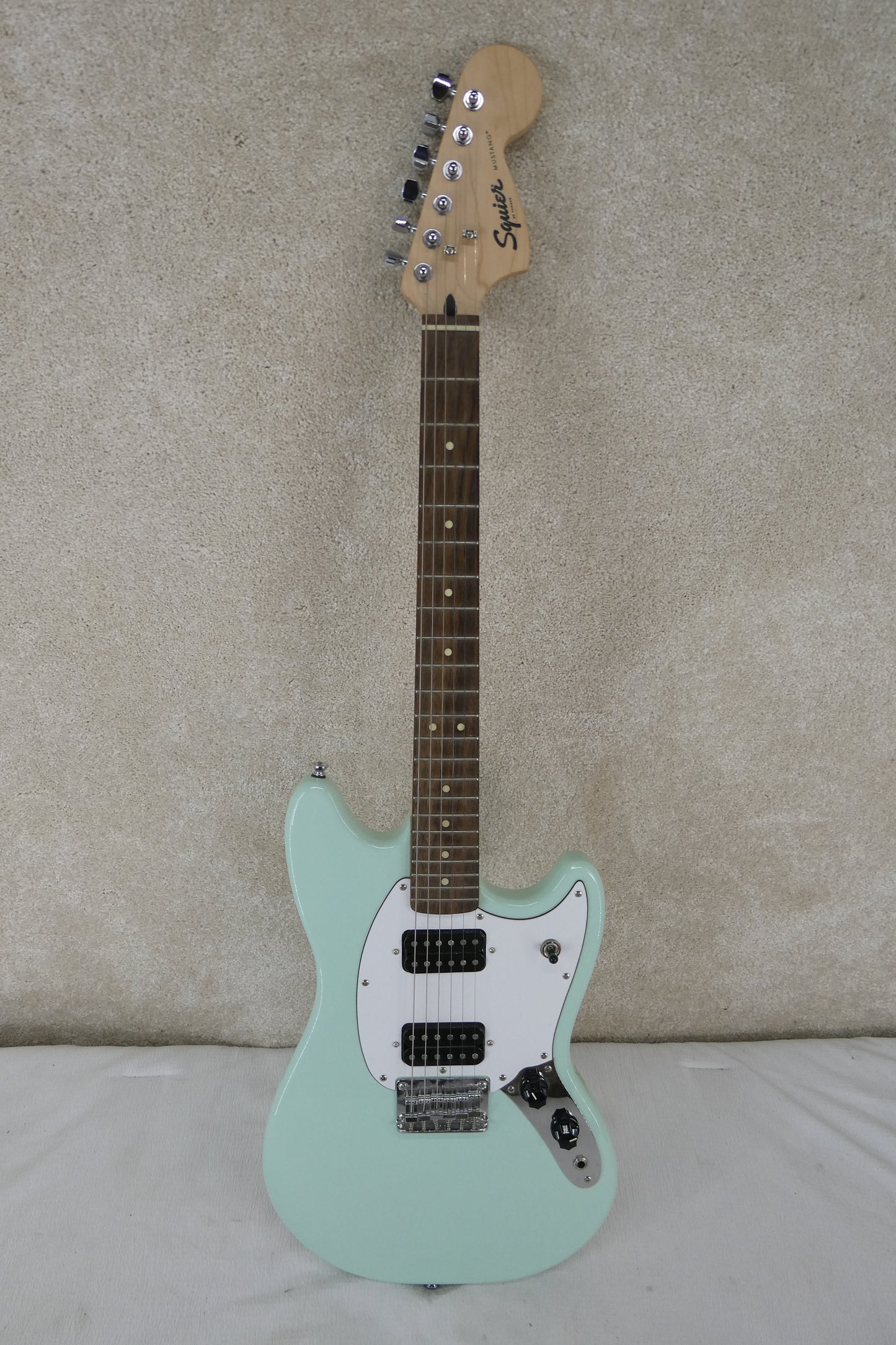 Squier Mustang Surf Green a great starter or punk rock player !