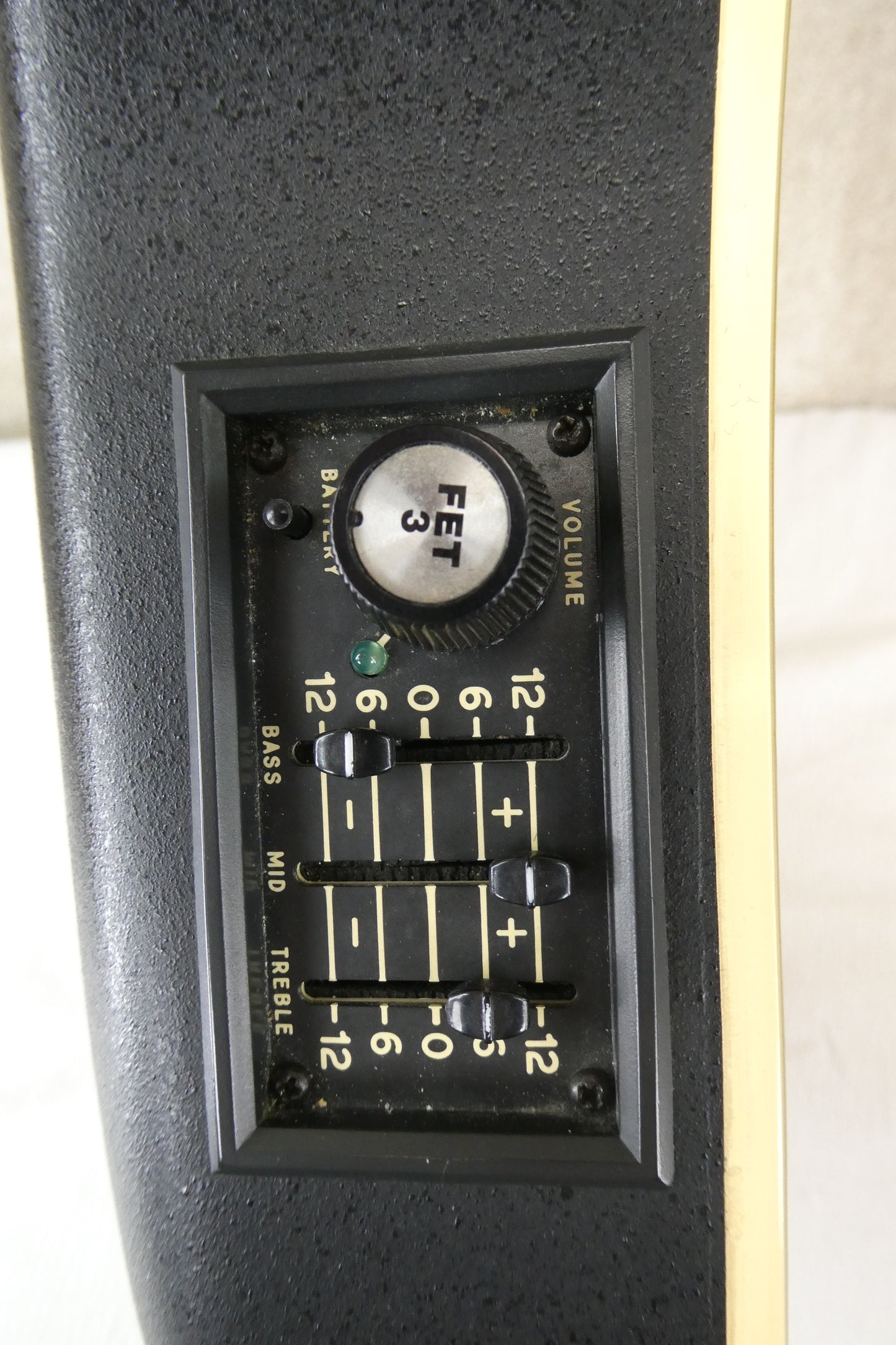 Ovation BALLADEER 1617 Nat w/OHSC