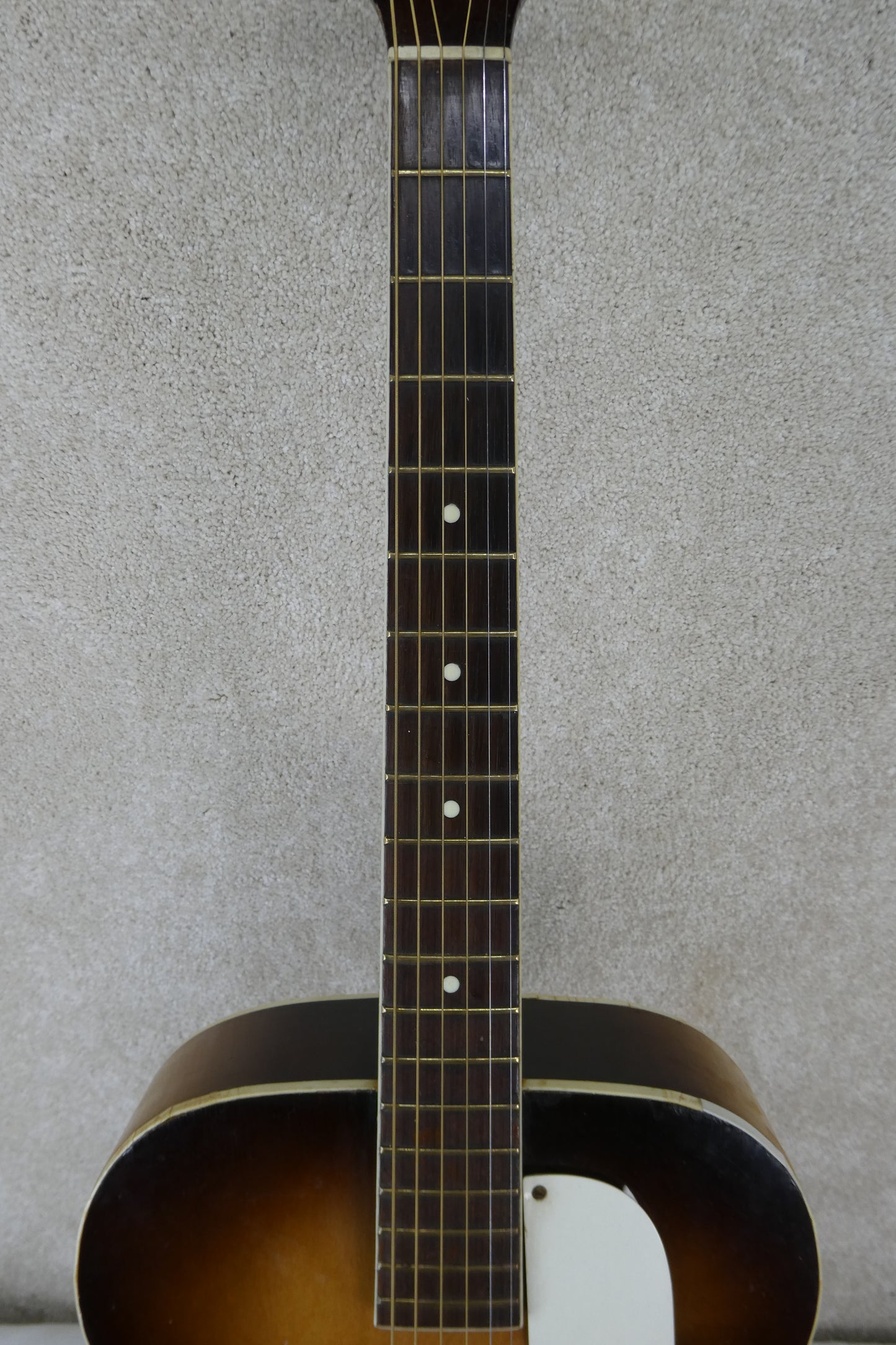 Silvertone Archtop  No Bag No Case