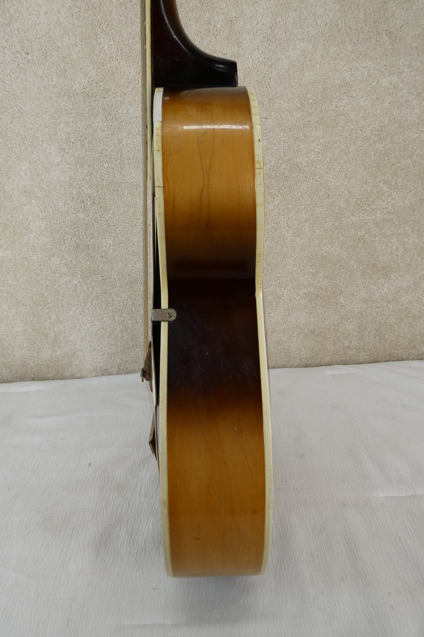 Silvertone Archtop  No Bag No Case