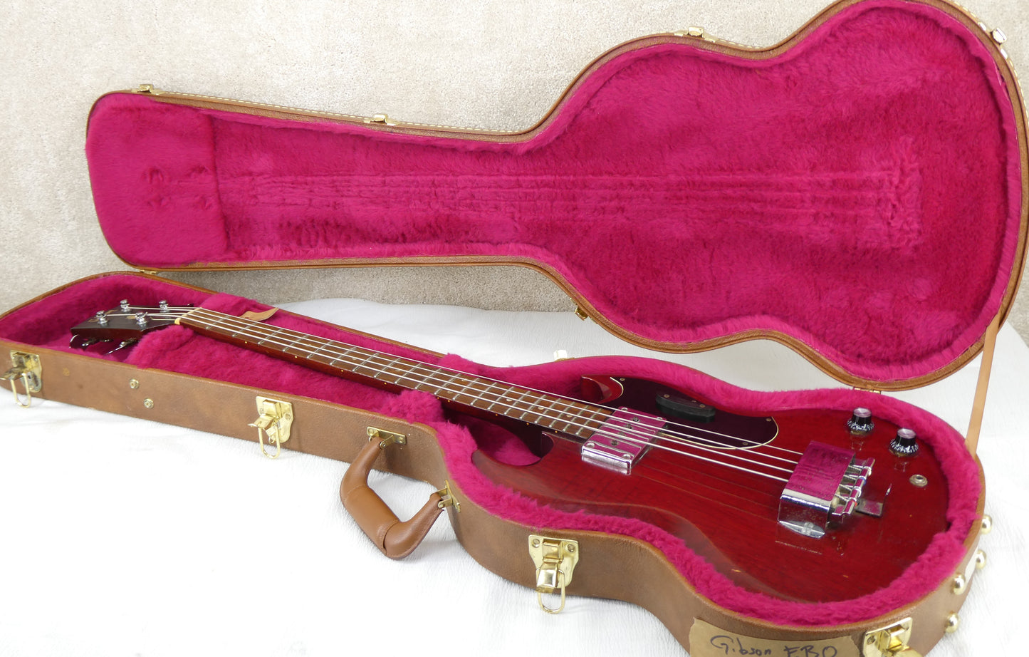 Gibson EB O 1969  Cherry Red W/ Newer Hardshell Case