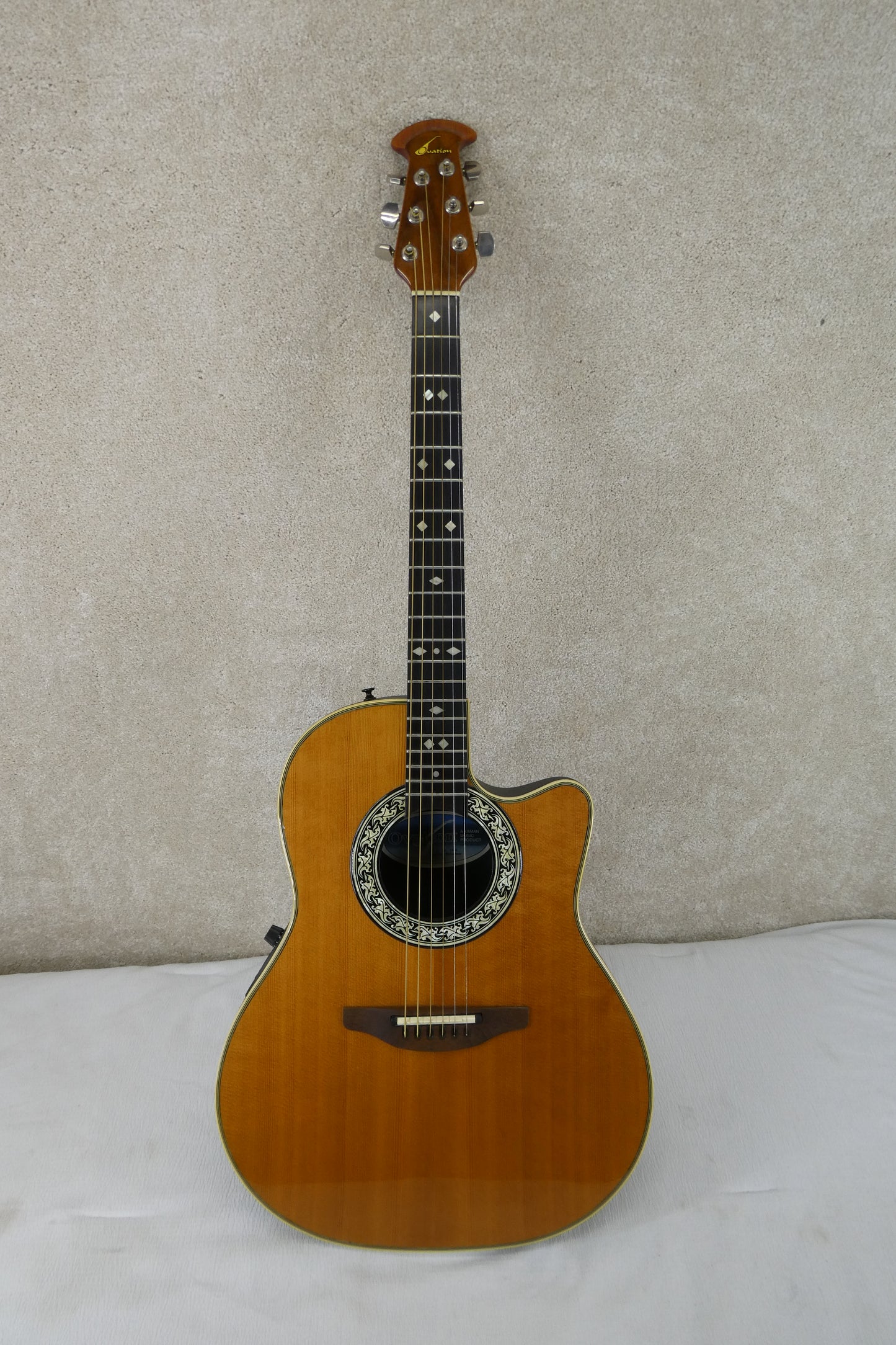 Ovation BALLADEER 1617 Nat w/OHSC