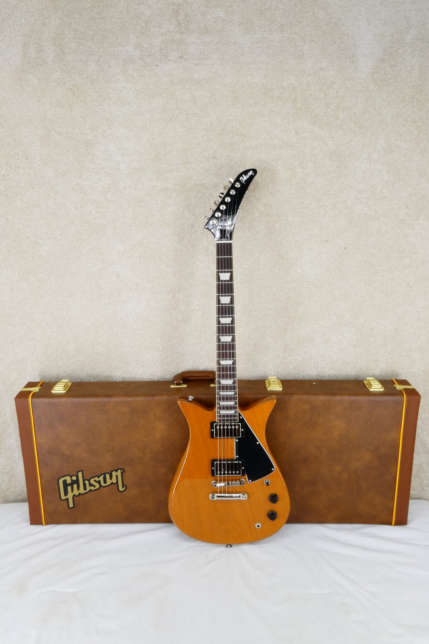 Gibson Theodore with OHSC  A holdover design from 1957