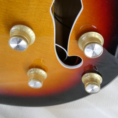 Zuwei Jazz Box Guitar 2022 - Sunburst