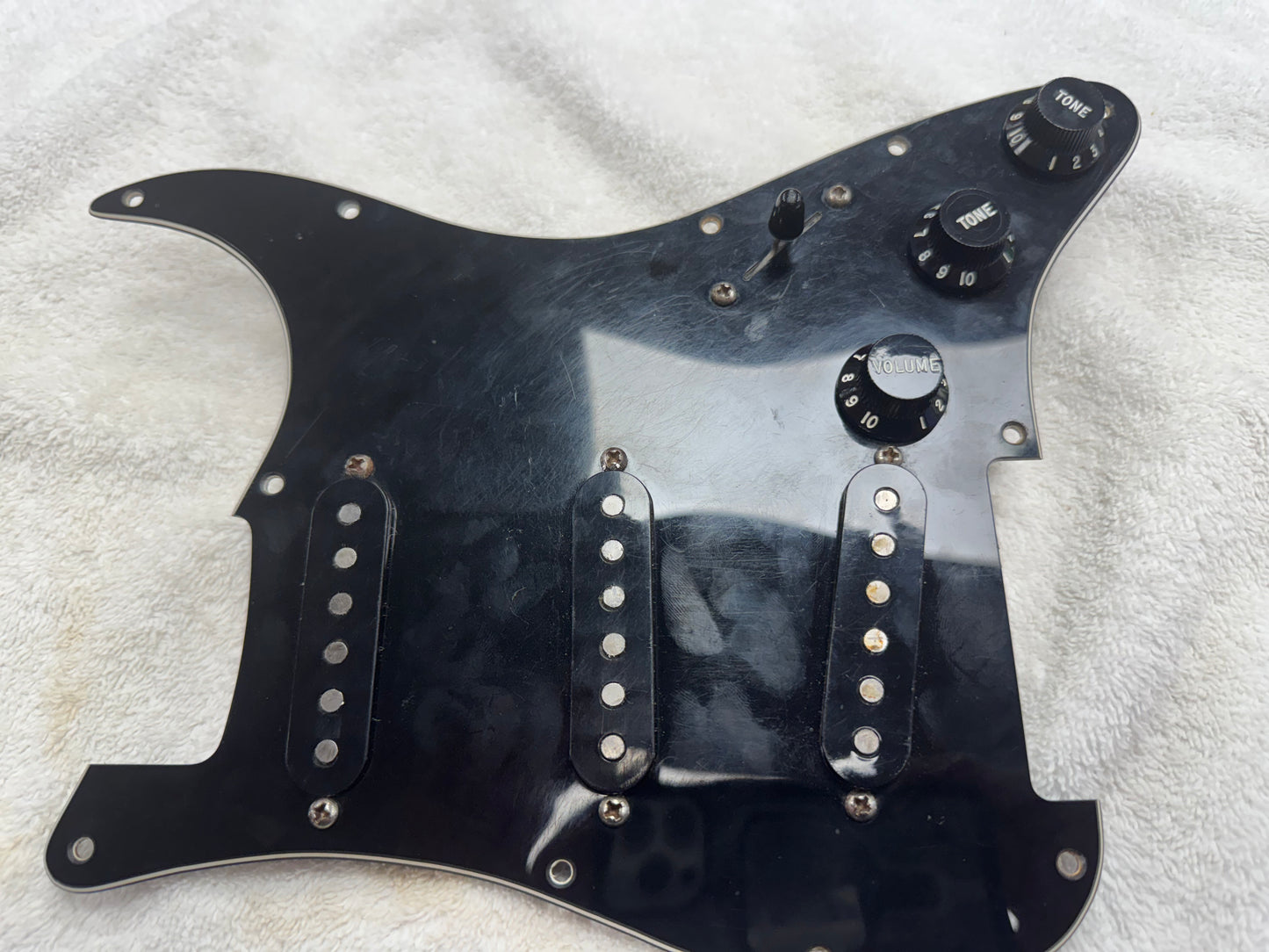Fender Stratocaster Loaded Pickguard 1977 - Black